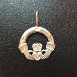 Silver Claddagh  necklace pendant